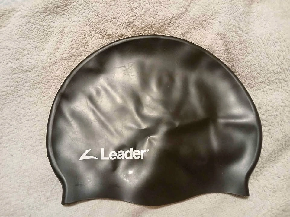 Leader Swim Cap, adult, black, silicone