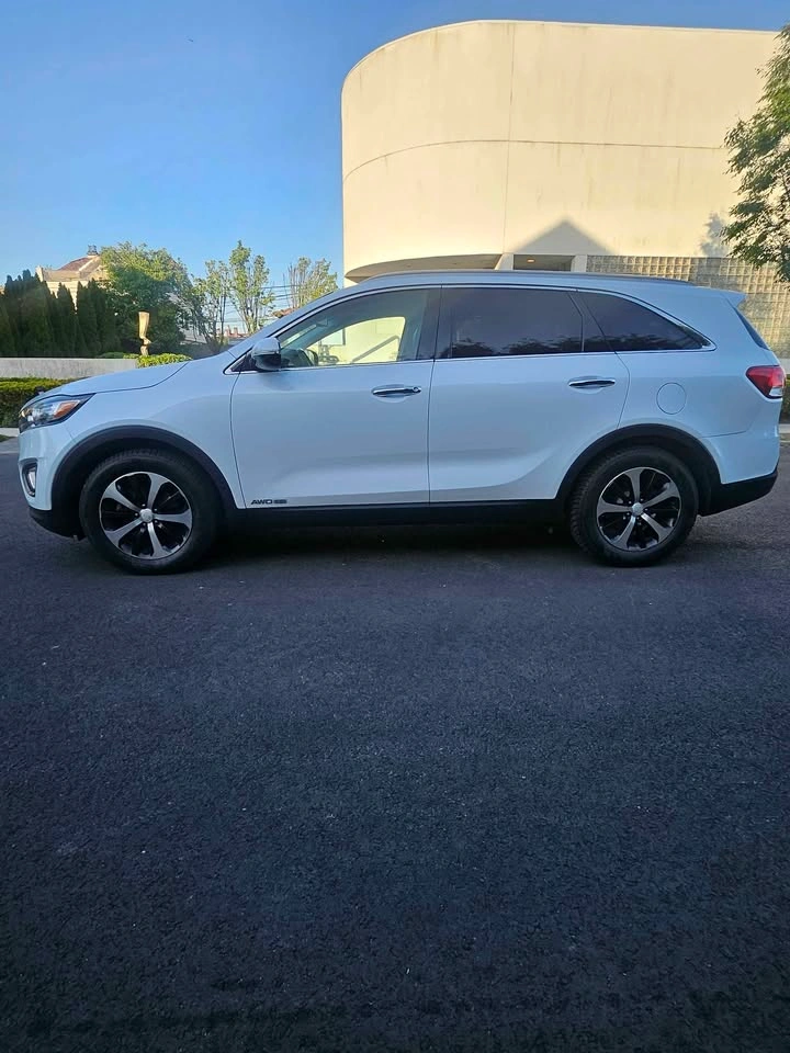 2016 Kia Sorento EX Sport Utility 4D - photo 2
