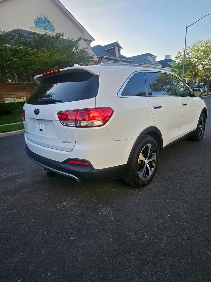 2016 Kia Sorento EX Sport Utility 4D - photo 5