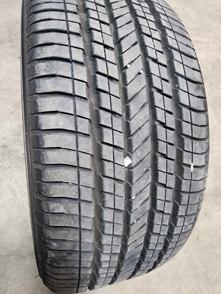 1 No. P225/40R18 Yokohama Allseasons Tire - photo 2
