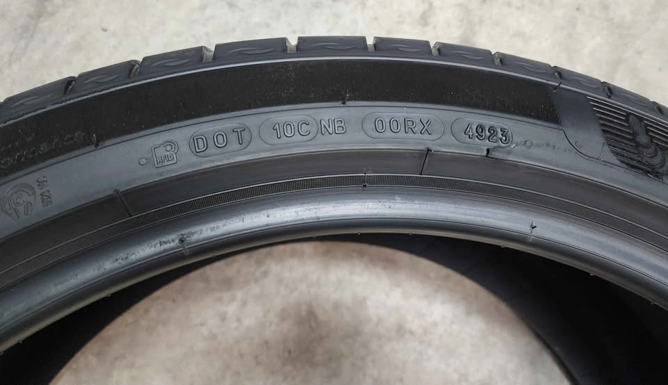 265/40 R22 Michelin Primacy Tour A/S All Season Tire - photo 5