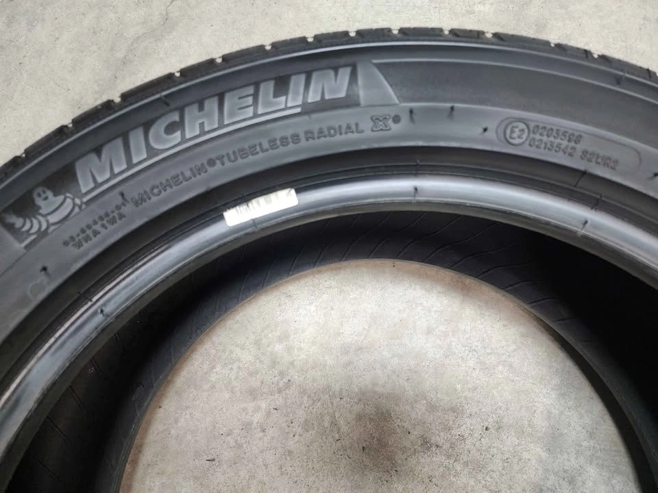 2 Michelin Latitude Tour HP All Season Tires 235/50R18 - photo 3
