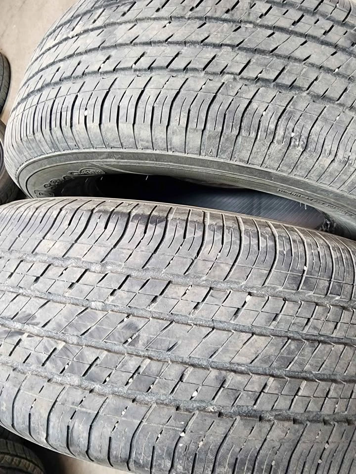 2 Yokohama Avid S34RV Allseason Tires 235/65R17