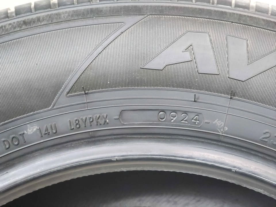 2 Yokohama Avid S34RV Allseason Tires 235/65R17 - photo 2
