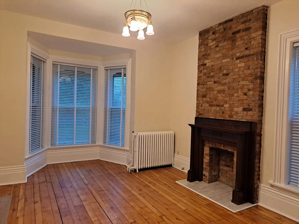 2 Beds 2 Baths Apartment - photo 2