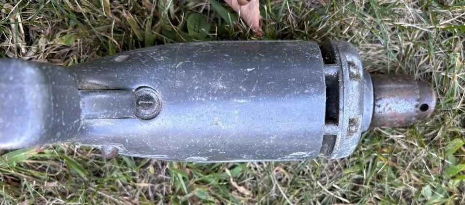 Vintage Milwaukee 1/4" 250 Hole Shooter Drill - photo 4