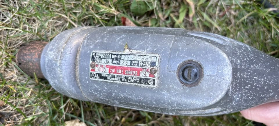 Vintage Milwaukee 1/4" 250 Hole Shooter Drill - photo 5