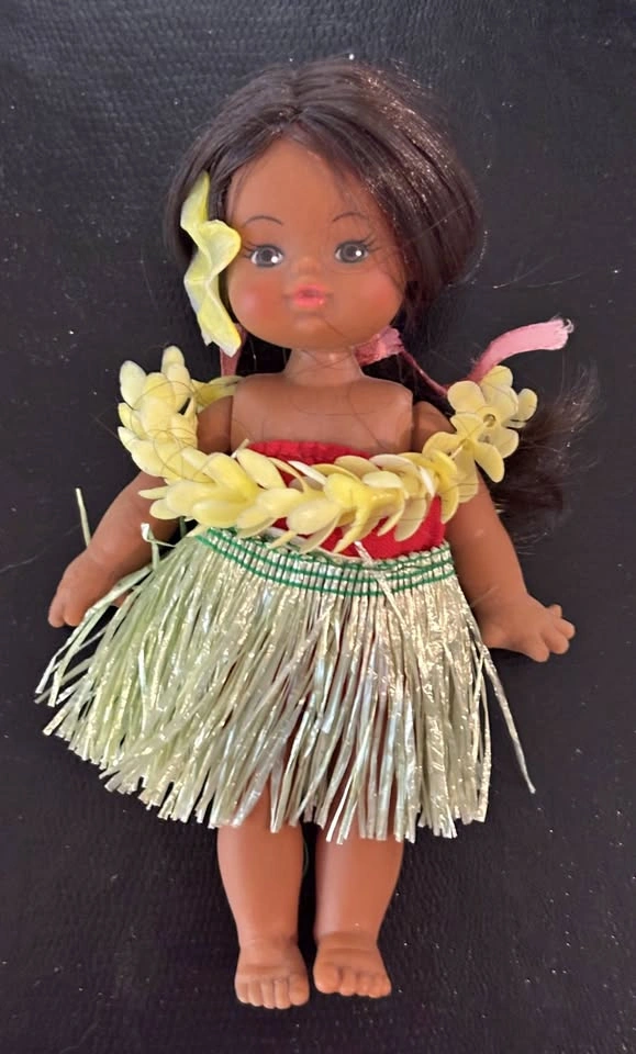 Vintage Hawaiian Hula Doll