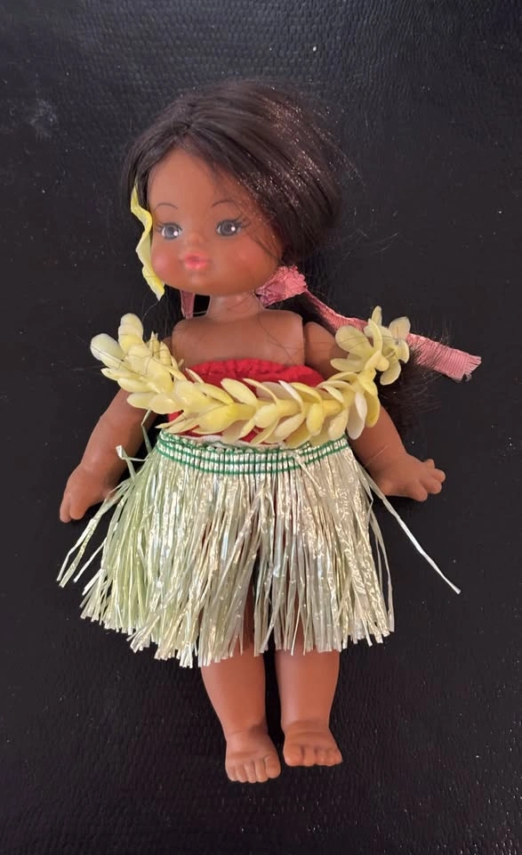 Vintage Hawaiian Hula Doll - photo 3