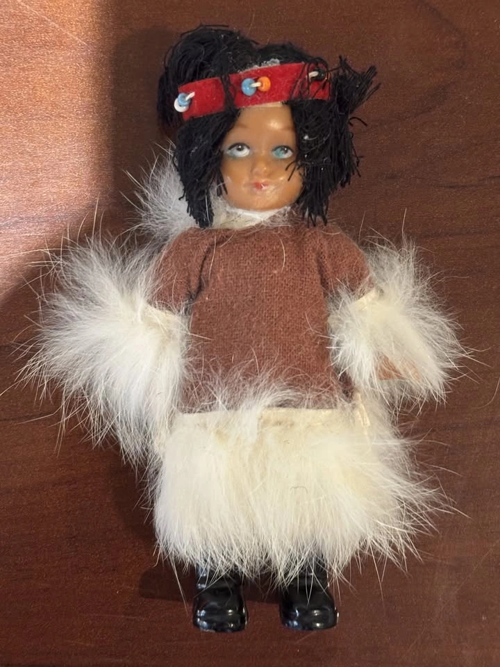 Vintage North American Indigenous Doll - photo 2