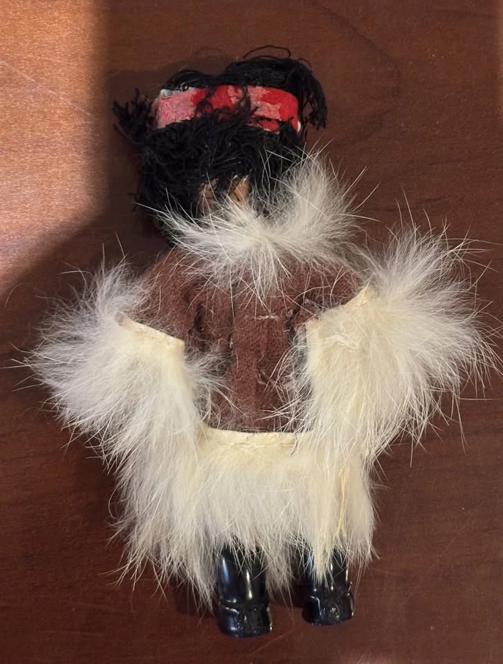 Vintage North American Indigenous Doll - photo 3