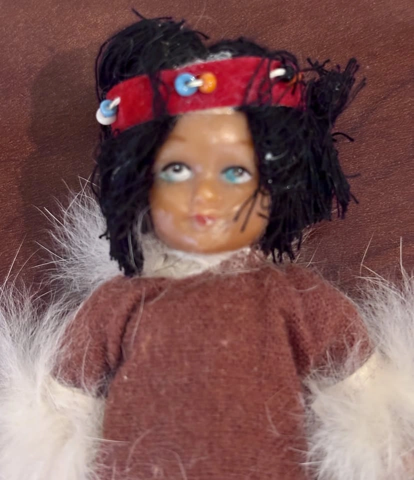 Vintage North American Indigenous Doll - photo 4