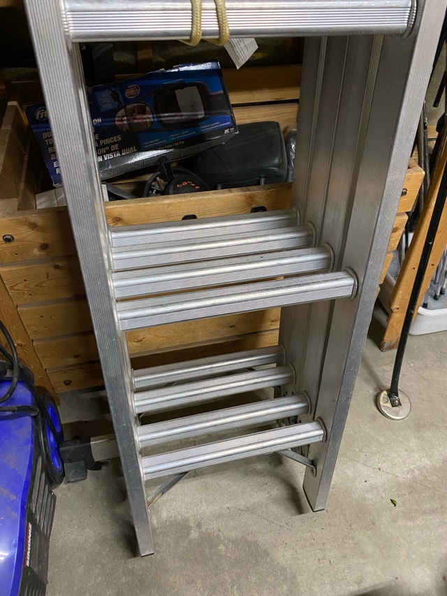12ft Articulating Ladder - photo 3