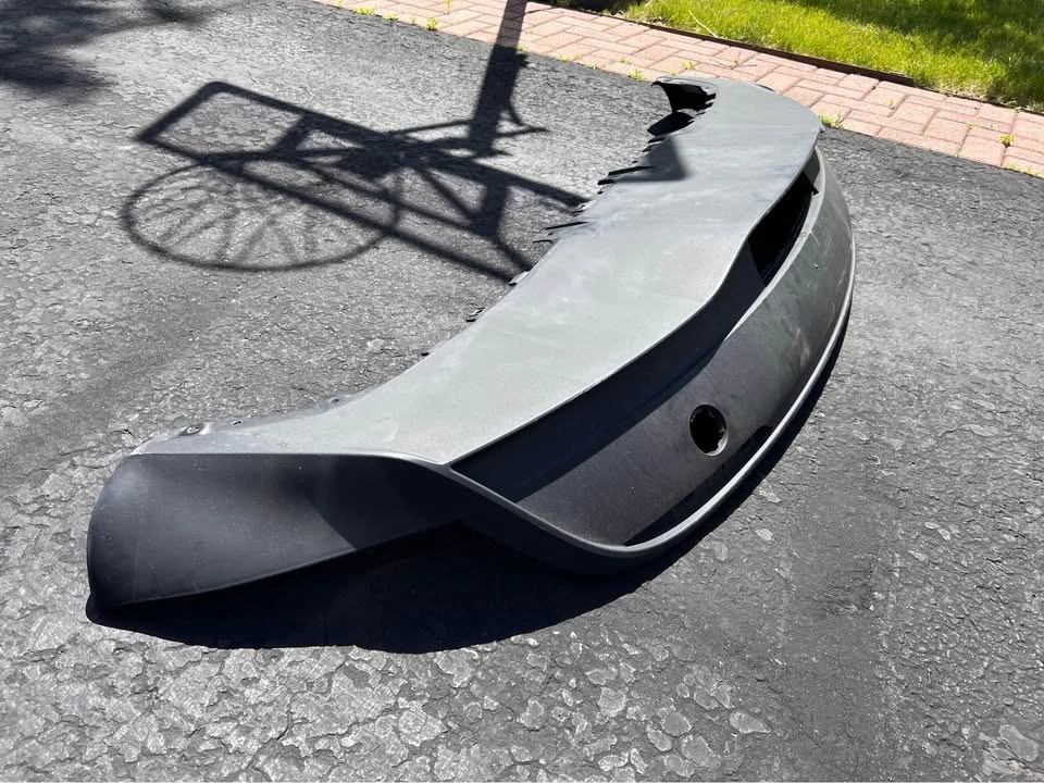 2023 Tesla Model Y Rear Bumper - photo 3