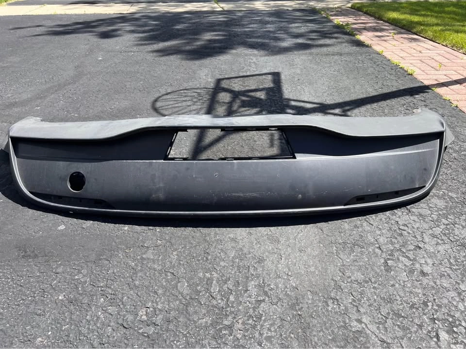 2023 Tesla Model Y Rear Bumper - photo 4