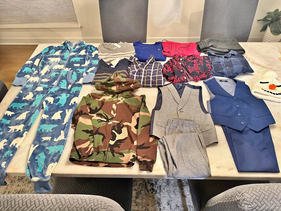 Assorted boys clothes size 6-7.