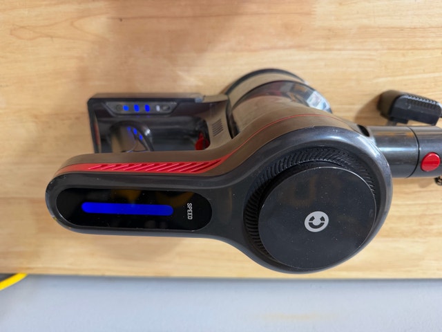 VERY LIGHT CORDLESS RECHARGEABLE VACUUM - photo 4