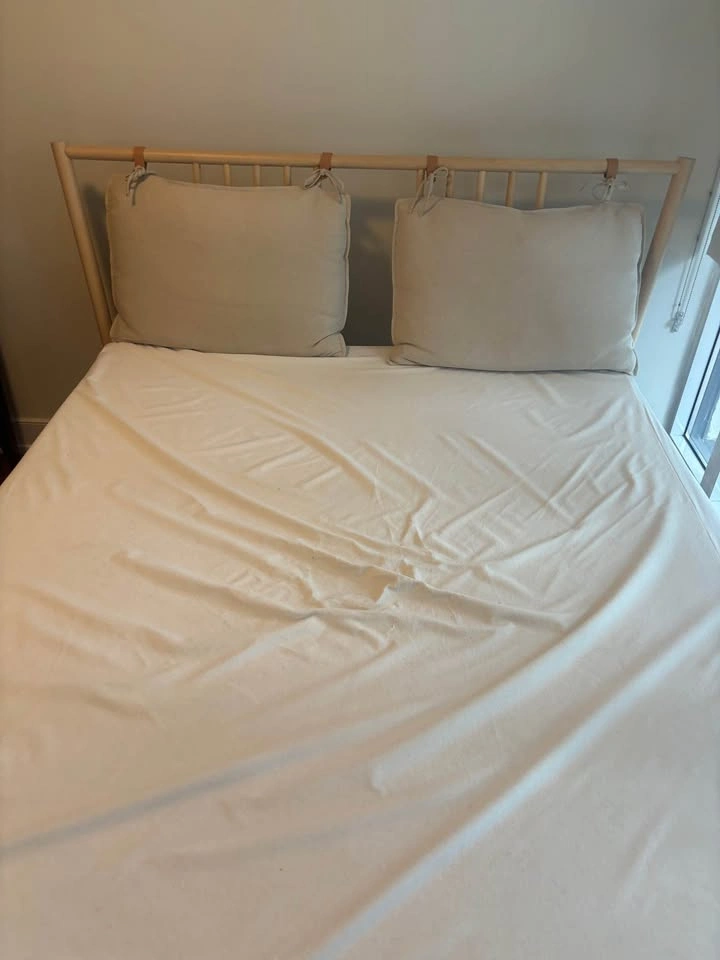 Queen Size Bed Frame with Mattress - photo 3
