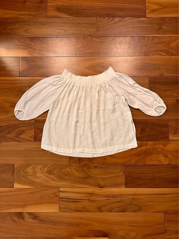 Aritzia Babaton Off The Shoulder Blouse - XS