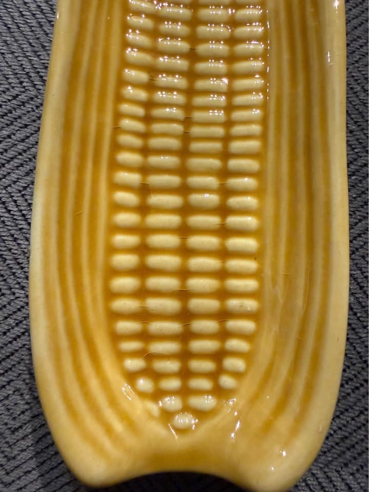 Vintage Secla brand, Portuguese hand-made corn plates - photo 5