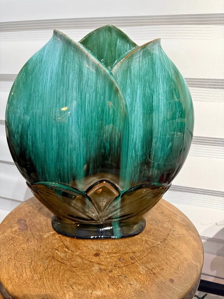Large Tulip Blue Mountain Pottery Vase