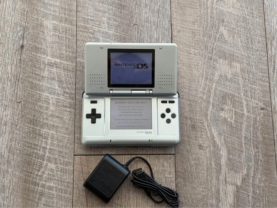 Nintendo DS Phat - photo 2
