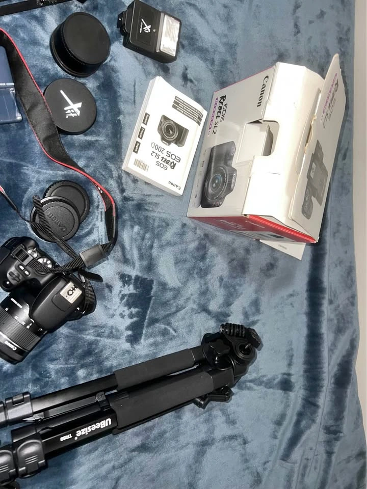 Canon Eos rebel sl2 DSLR Camera Bundle