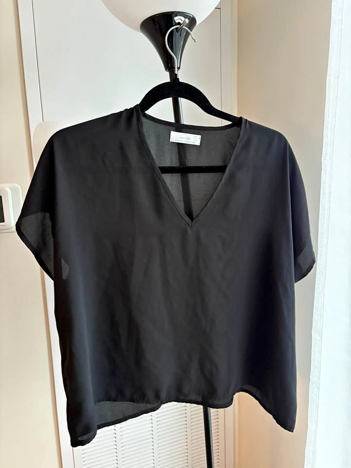 Oak and Fort Black V-neck Boxy Blouse