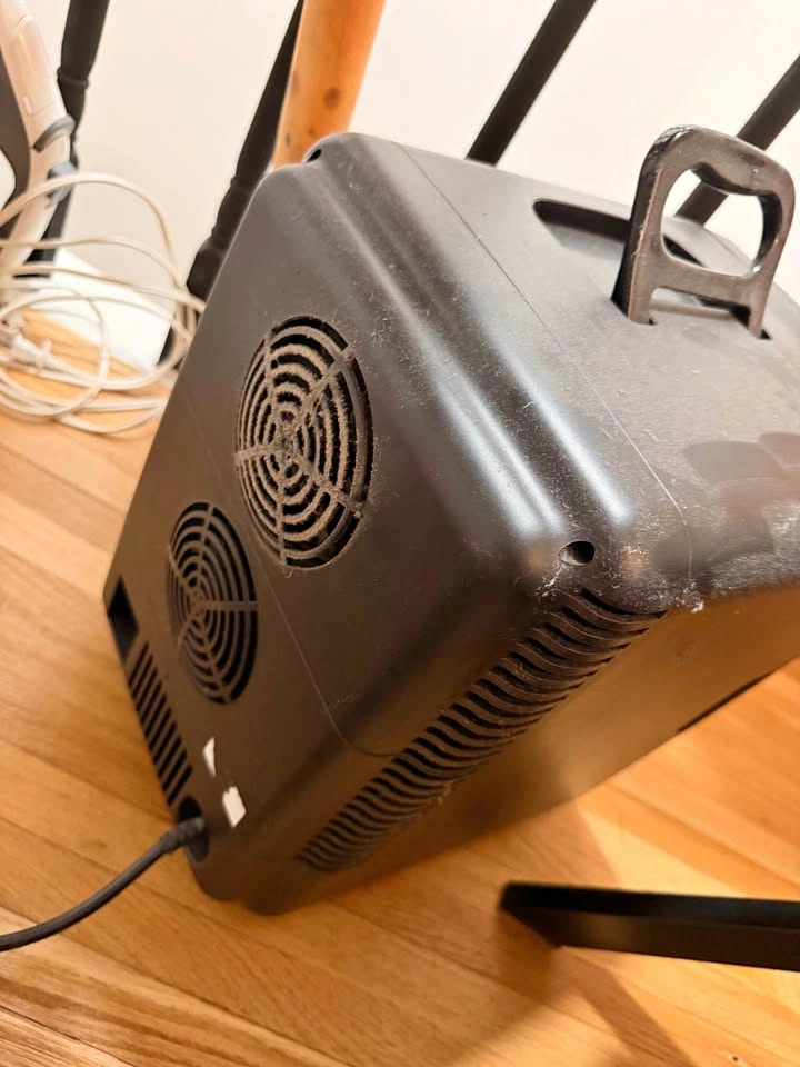 Frigidaire Mini fridge