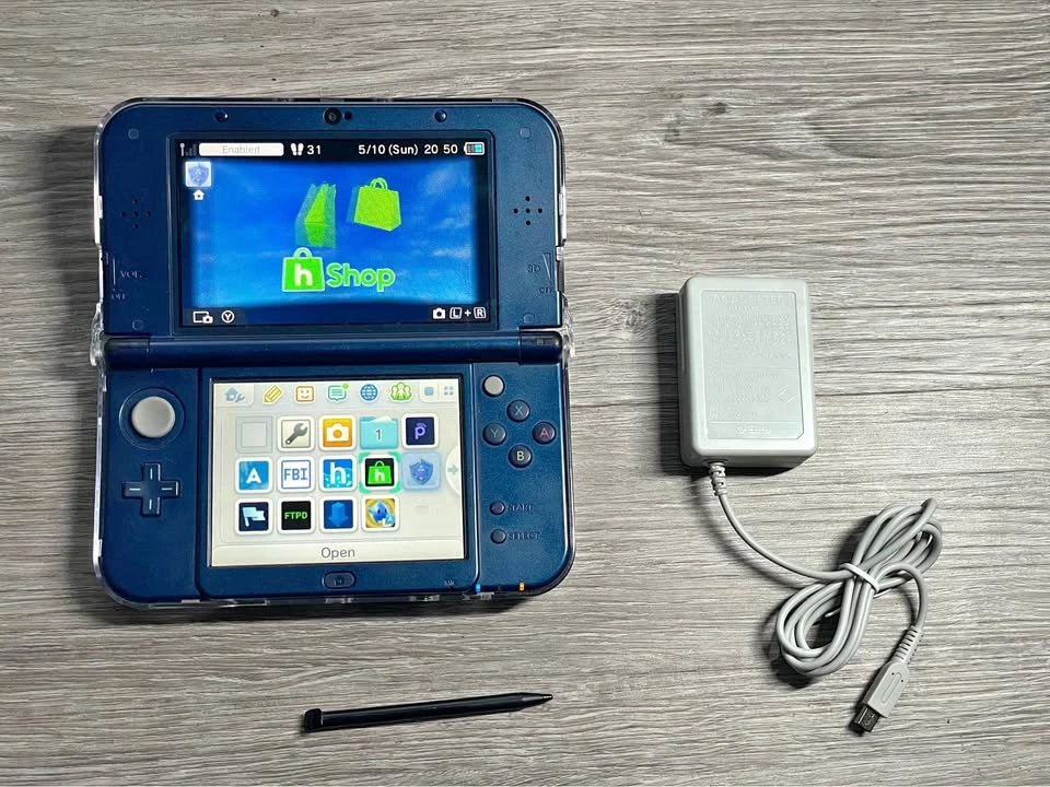 Modded Nintendo New 3DS XL Space