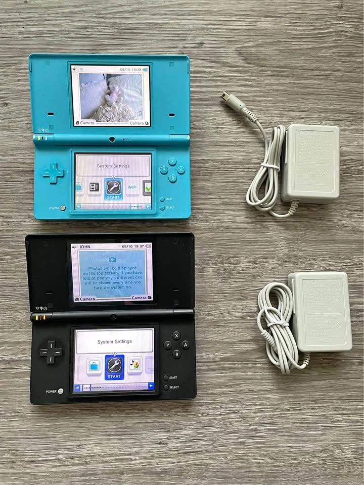 Nintendo DSI blue and black