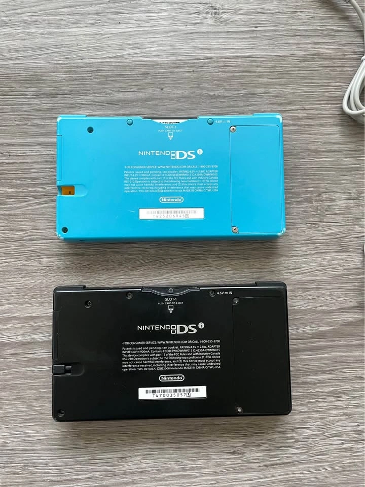 Nintendo DSI blue and black - photo 3