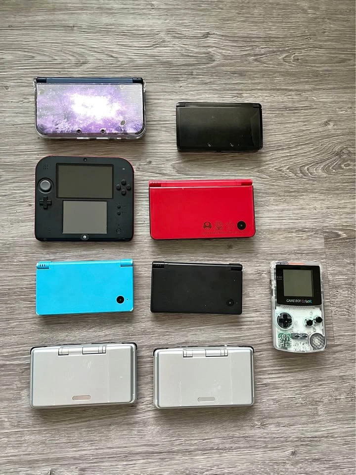 Nintendo Consoles: DS, DSI, 3DS, 2DS