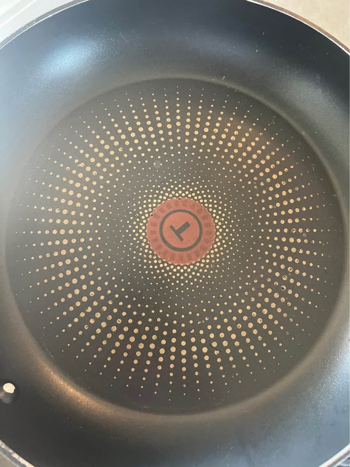 T Fal frying pan - photo 3