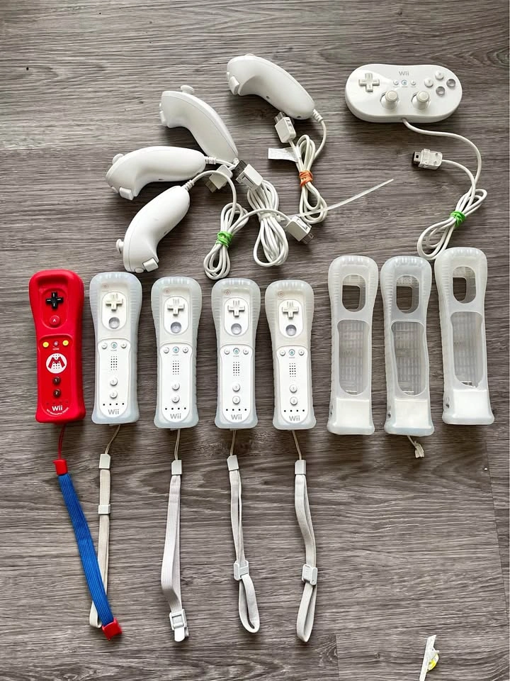 Wii Remotes, Nunchucks, and Controllers