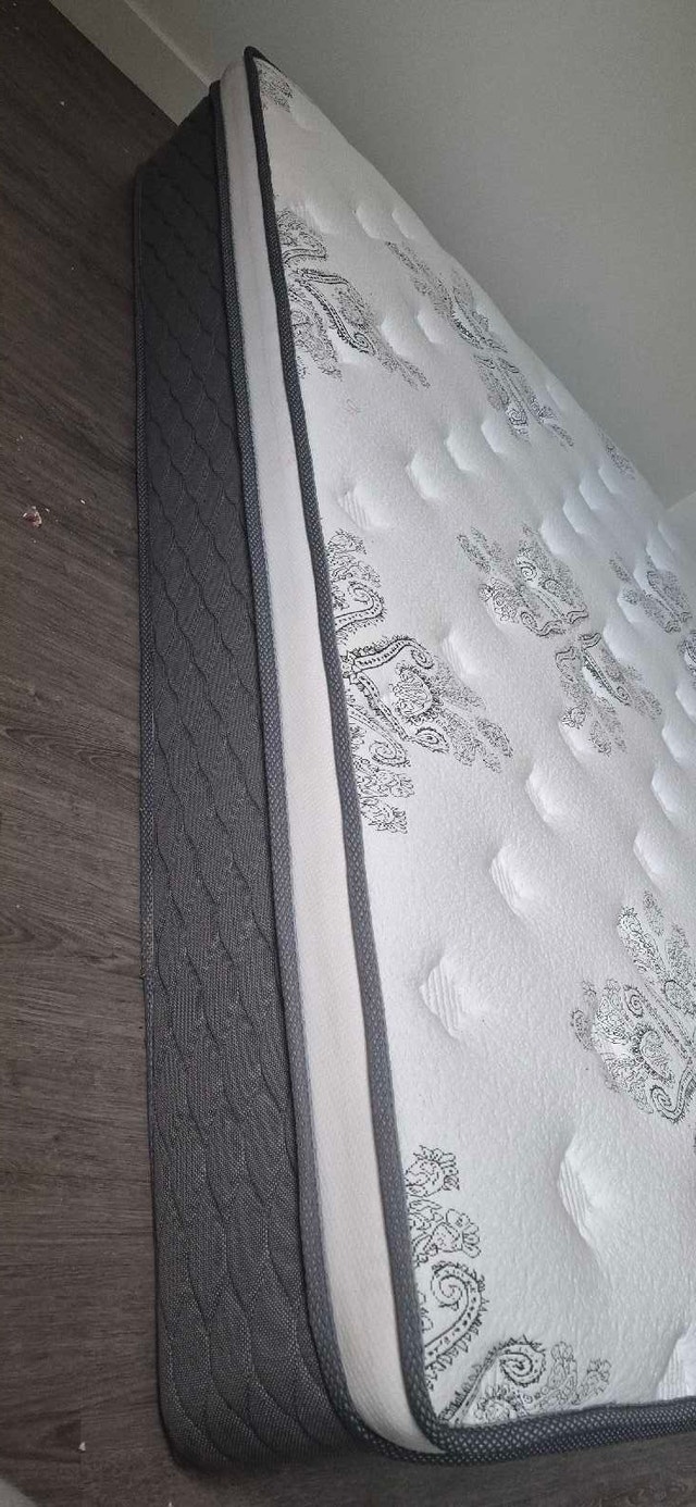 selling a beds mattresses - photo 2