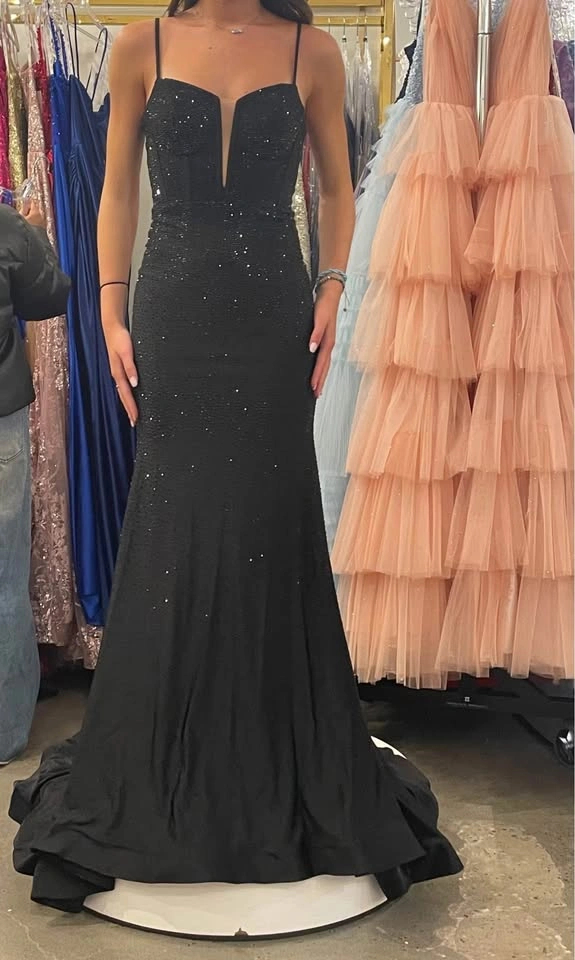 Elegant Black Beaded Open Back Evening Gown - Size 00 - photo 4