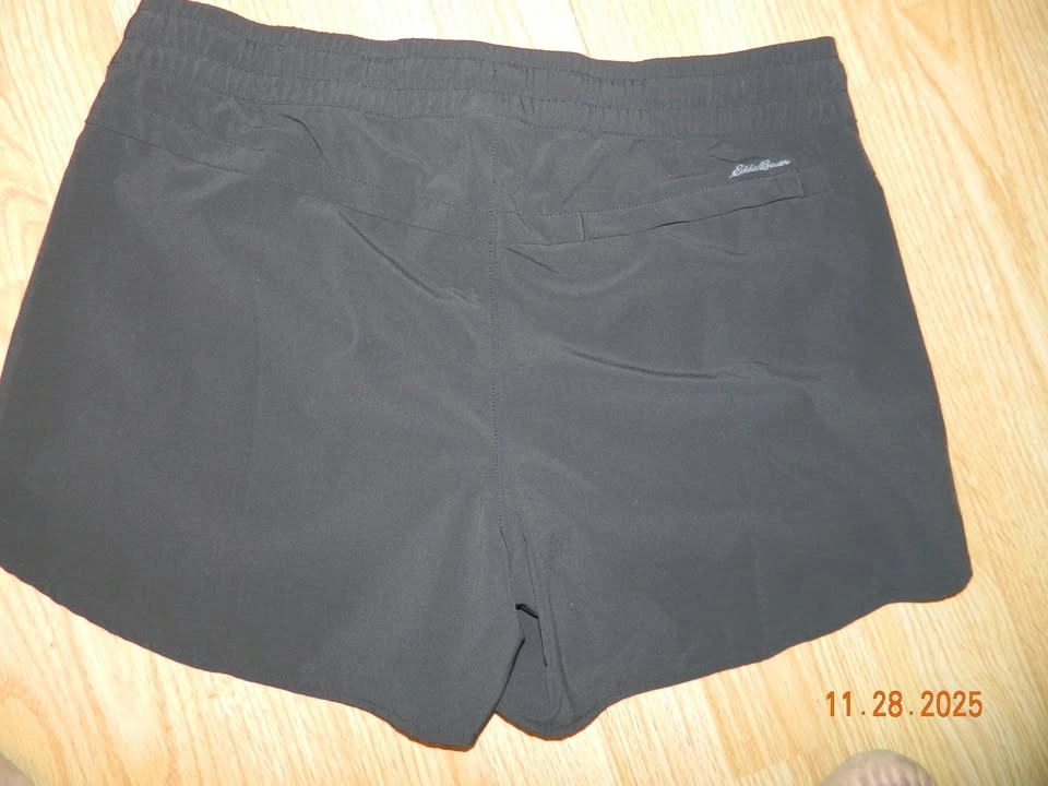 WOMENS EDDIE BAUER SHORTS size M..light swift material - photo 2
