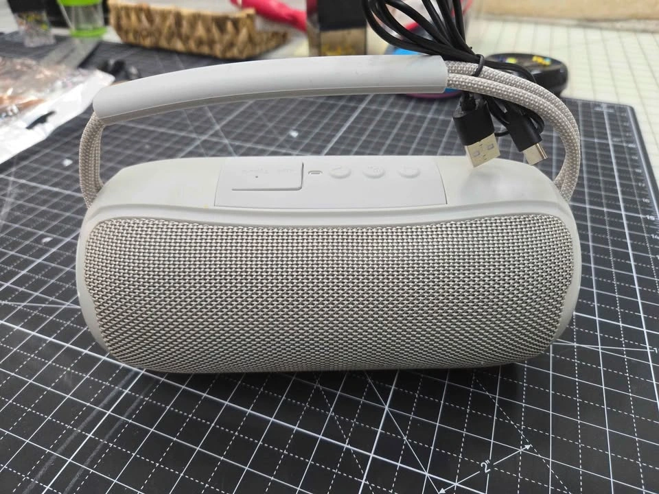 iConcepts wireless Bluetooth speaker, model SPKRFABV-LGRY - photo 4