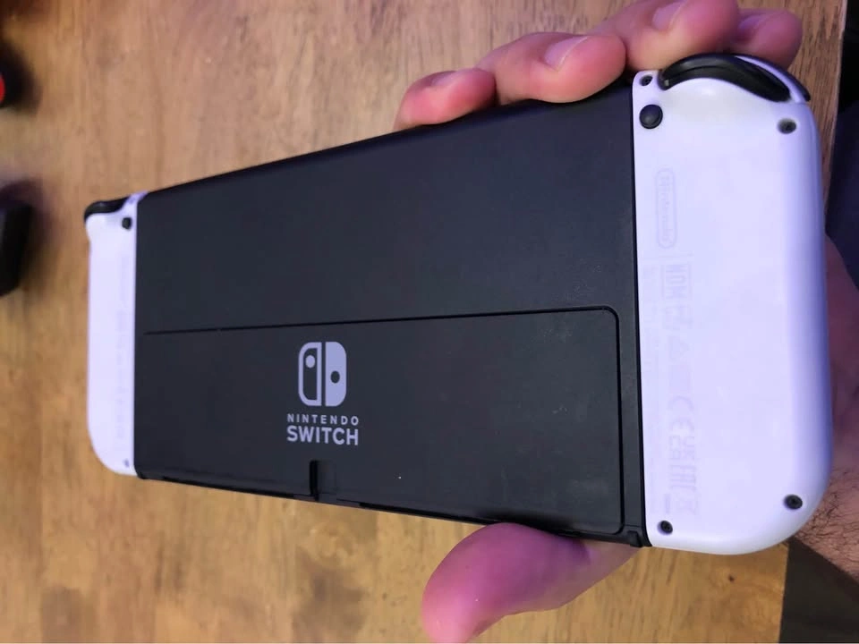 Nintendo Switch OLED - photo 4