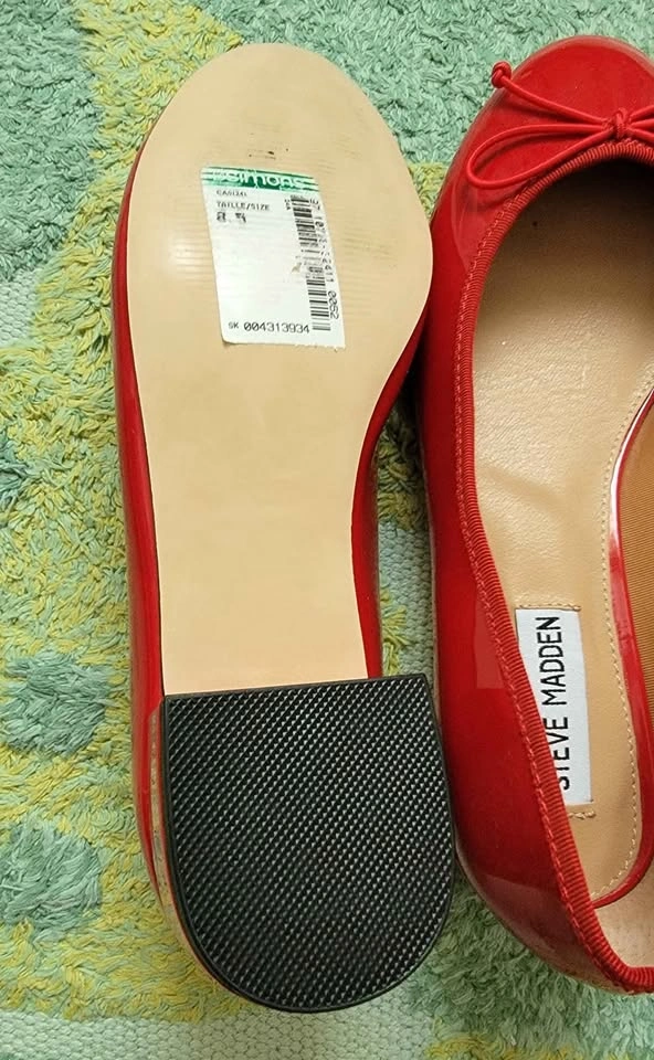 Steve Madden Low Heel Pumps - Cherry Red Patent - Size 8.5 - photo 2