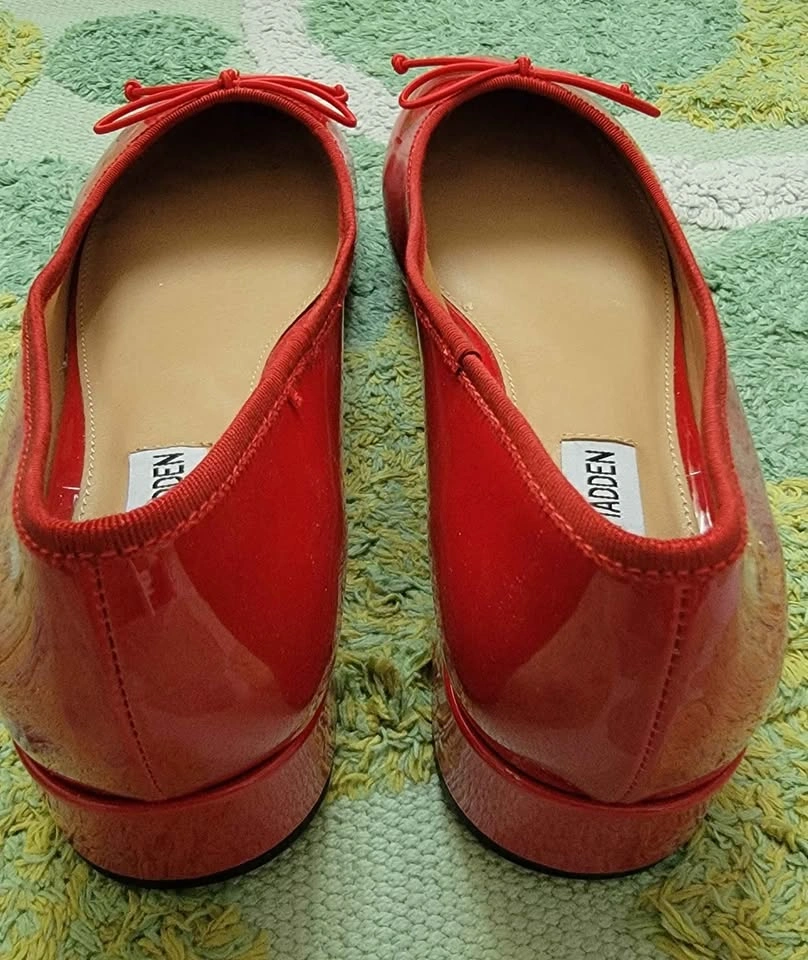 Steve Madden Low Heel Pumps - Cherry Red Patent - Size 8.5 - photo 3