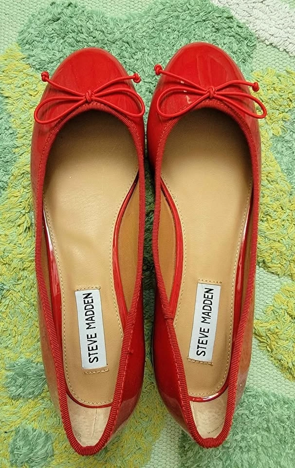 Steve Madden Low Heel Pumps - Cherry Red Patent - Size 8.5 - photo 5