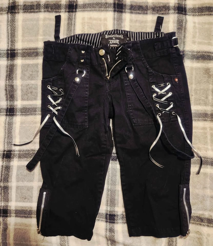 Vintage Y2K Tripp NYC Skelanimals Capris RARE - photo 2