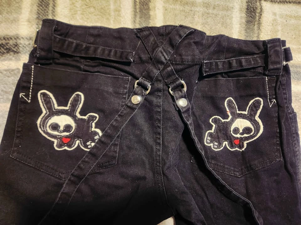 Vintage Y2K Tripp NYC Skelanimals Capris RARE - photo 4