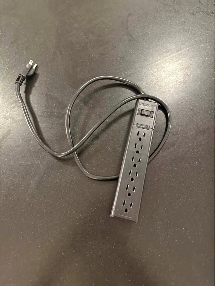 Insignia power strip (4 feet)