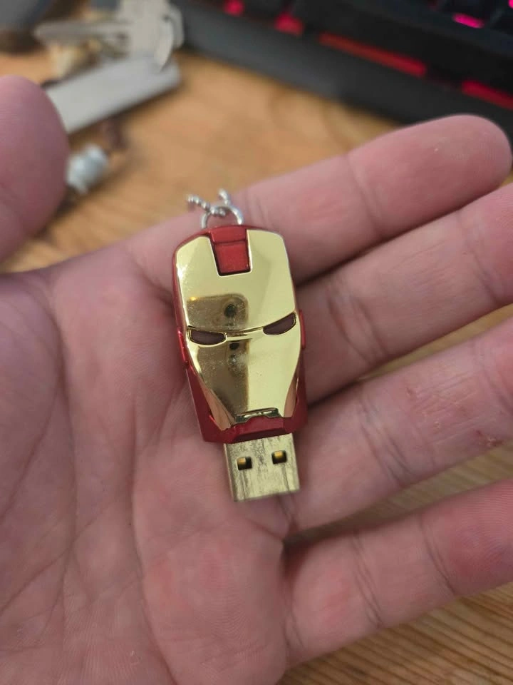 Iron Man USB 16GB - photo 2