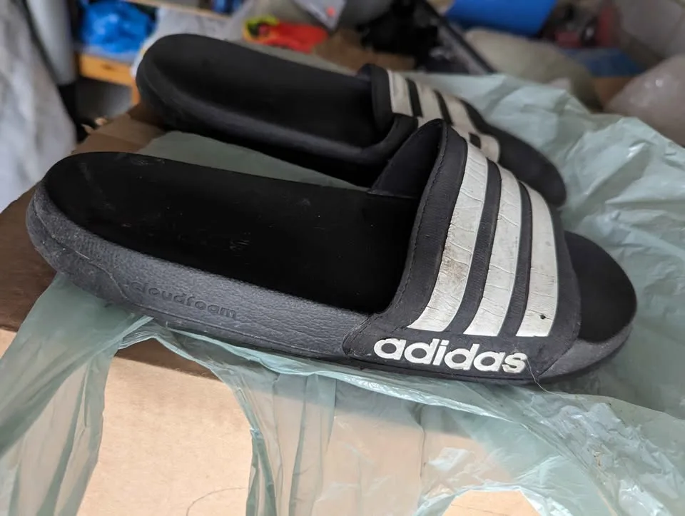 Adidas Cushion Slides (size 10) image indicator(2)
