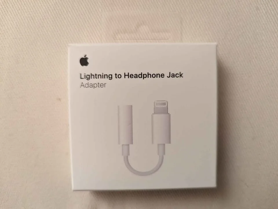 Apple accessories (must go asap) image indicator(7)