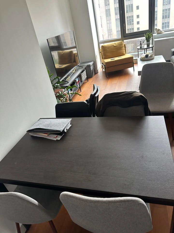 Extendable Dining Table (4 - 6 people) - photo 4